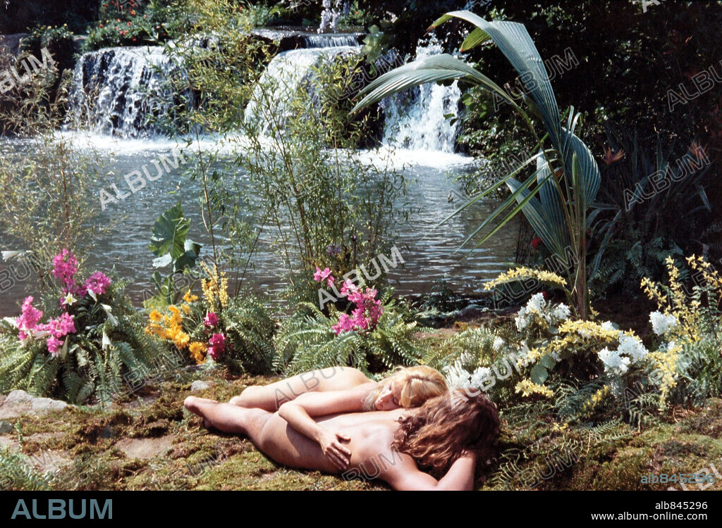 ANDREA GOLDMAN and MARK GREGORY in ADAM AND EVE, 1983 (ADAMO ED EVA, LA PRIMA STORIA D'AMORE), directed by ENZO DORIA and LUIGI RUSSO. Copyright ARCO FILMS, S.L.