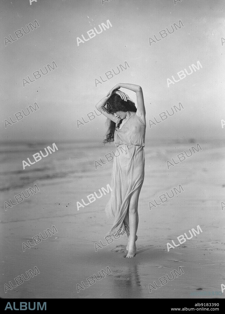 ARNOLD GENTHE. Churchill, Marguerite, Miss, between 1923 and 1925.