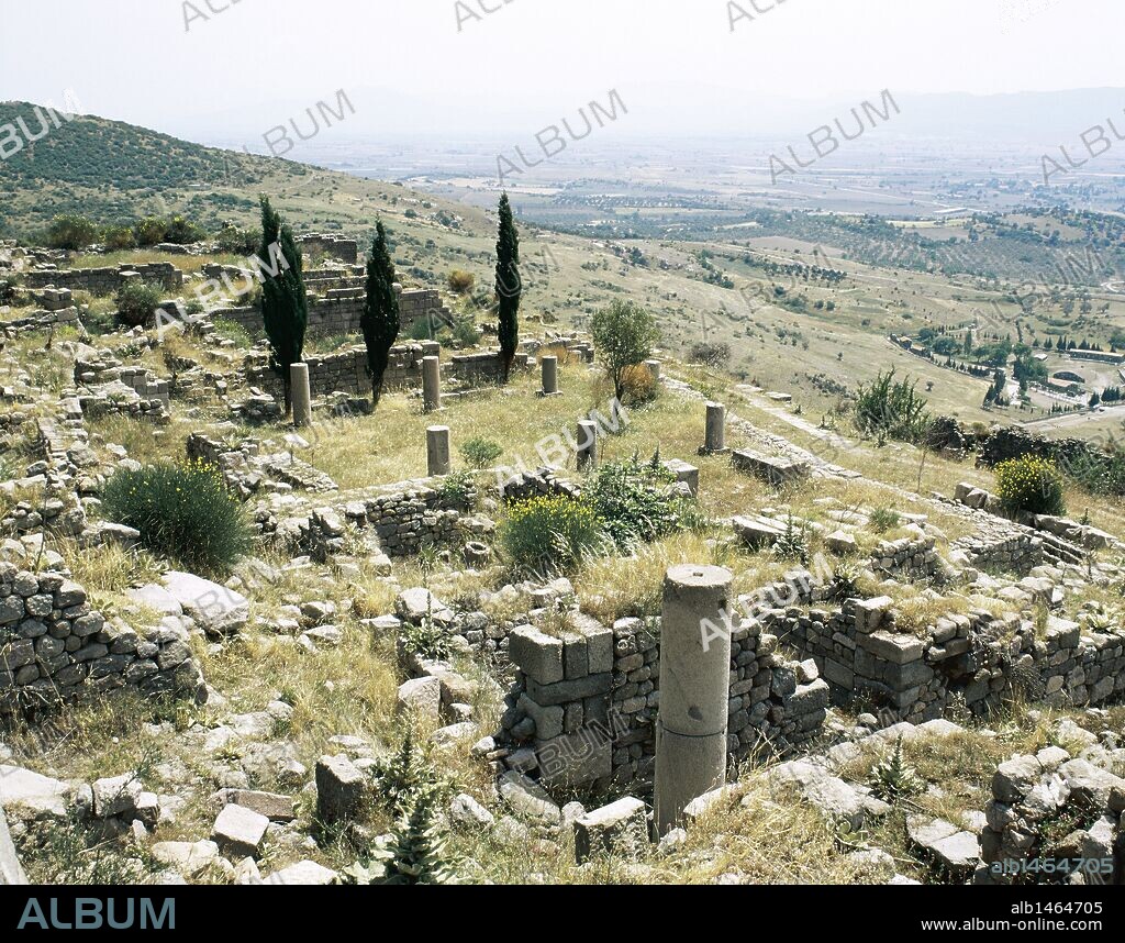 ASIA MENOR. PERGAMO Antigua ciudad griega en la Misia, capital de la provincia romana de Asia en el 129 a. C., en época romana. Vista general de las ruinas. Turquía.