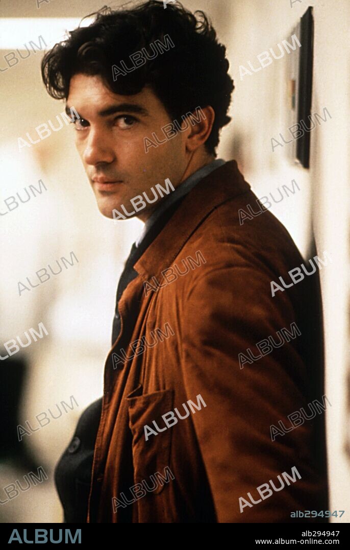 ANTONIO BANDERAS in PHILADELPHIA, 1993, directed by JONATHAN DEMME. Copyright TRI STAR PICTURES.