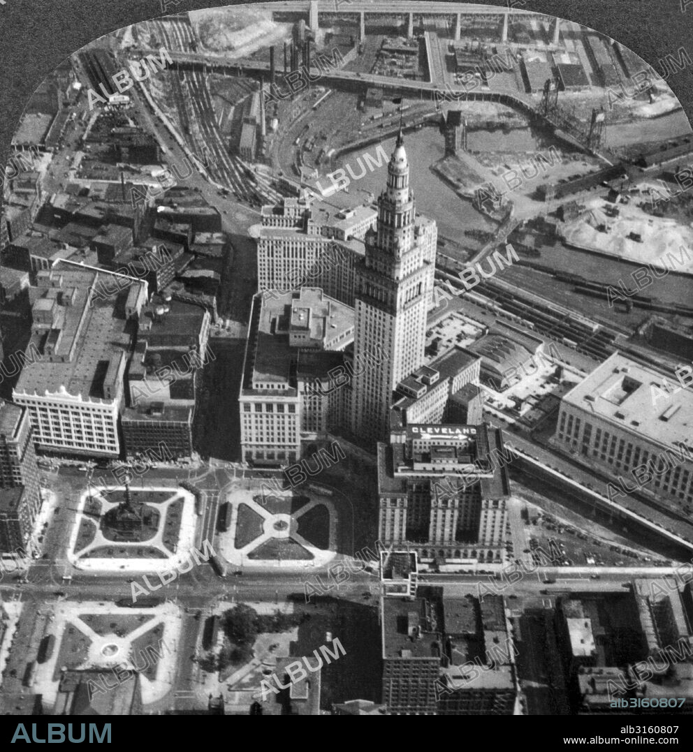 Cleveland, Ohio: c. 1929 Downtown Cleveland with its Public Square, the Union Passenger Terminal Tower, and the Cuyahoga River.