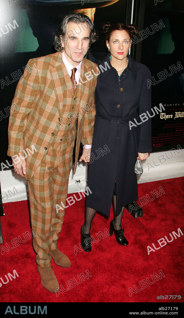 Dec 10, 2007-New York, NY, USA-Actor DANIEL DAY-LEWIS and his wife REBECCA MILLER at the New York premiere of 'There Will Be Blood' held at the Ziegfeld Theater. 10/12/2007