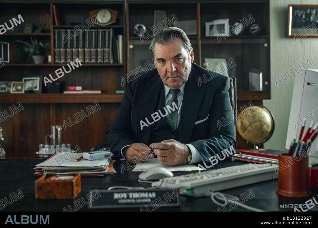 BRENDAN COYLE in TOXIC TOWN, 2025, directed by MINKIE SPIRO. Copyright Broke and Bones.