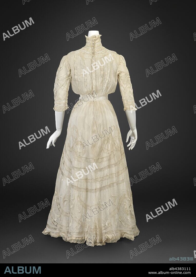 day dress, Unknown, 1900-1915, cotton, lace, center back 57 in., center front 57 in., bust 32 in., waist 25 in., hips 31 in., sleeve length 16-1/2 in., shoulders 13-1/2 in., American, Textile and Fashion Arts.