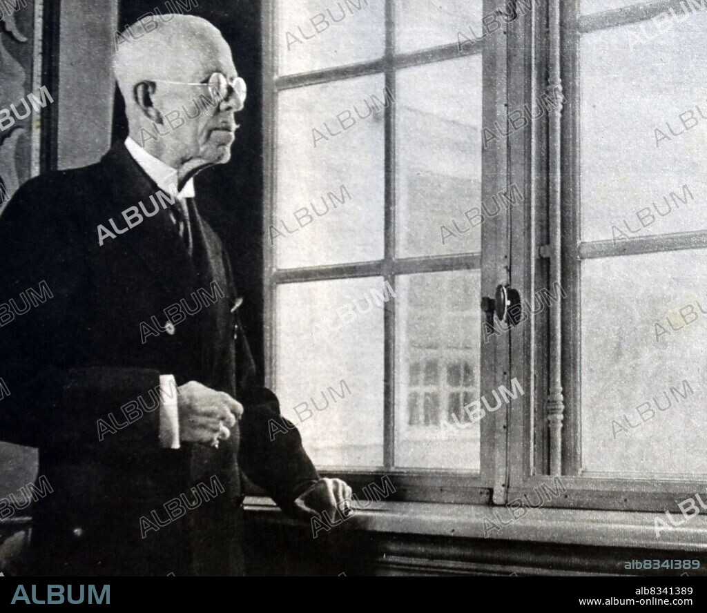 Gustaf V (1858 - 1950) King of Sweden. Gustaf V (Oscar Gustaf Adolf; 16 June 1858 - 29 October 1950) was King of Sweden from 1907 until his death in 1950. He was the eldest son of King Oscar II of Sweden and Sophia of Nassau, a half-sister of Adolphe, Grand Duke of Luxembourg. Reigning from the death of his father, Oscar II, in 1907 to his own death 42 years later, he holds the record of being the oldest monarch of Sweden and the third-longest rule, after Magnus IV and Carl XVI Gustaf.