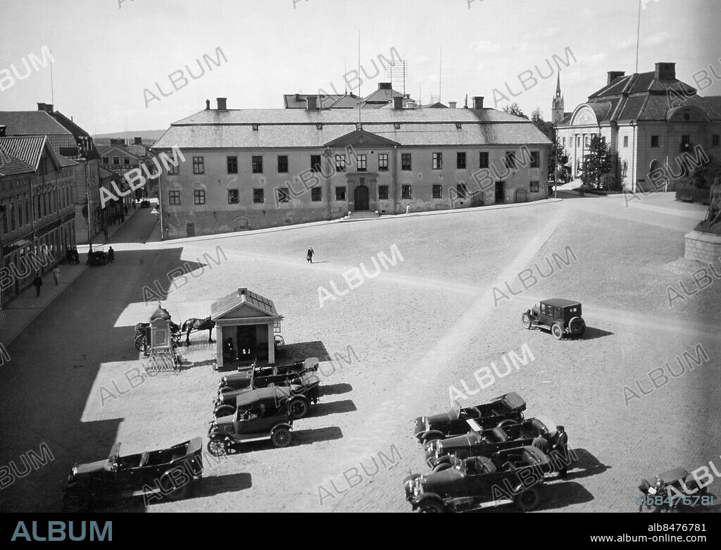 FALUN 1926.. Utan bildtext. Not. Rådhuset i Falun Anm. Rådhuset i Falun från mitten av 1600-talet Stora torget CD146 sites: FALUN ;SVERIGE ;DALARNA.