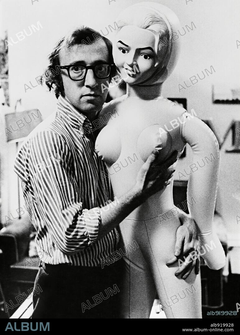 WOODY ALLEN en BANANAS, 1971, dirigida por WOODY ALLEN. Copyright UNITED ARTISTS.
