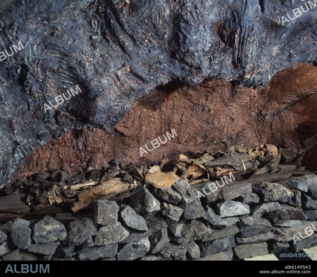 ENTERRAMIENTO DE CUEVA ANAGA (GUANCHE).