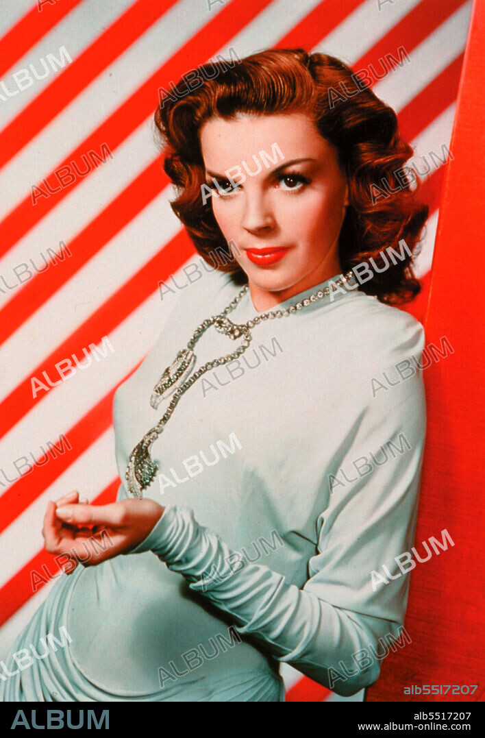 JUDY GARLAND in ZIEGFELD FOLLIES, 1946, directed by VINCENTE MINNELLI. Copyright M.G.M.