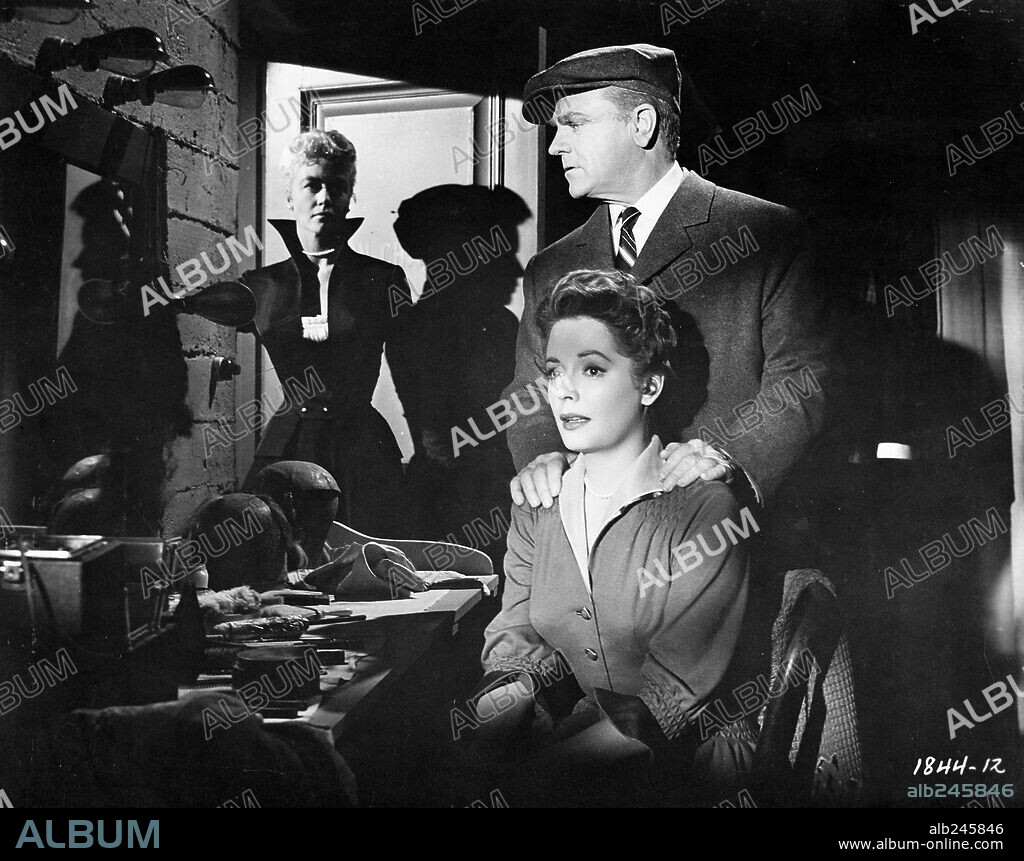 DOROTHY MALONE, JAMES CAGNEY and JANE GREER in MAN OF A THOUSAND FACES, 1957, directed by JOSEPH PEVNEY. Copyright UNIVERSAL PICTURES.