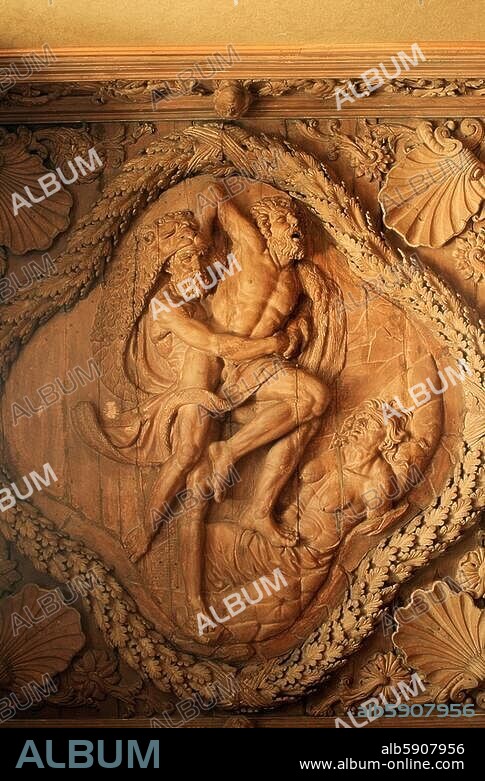 Toulouse (Dép. Haute-Garonne, France), Parliament building, parliament, Hercules Hall - Salon d'Hercule. Hercules and Antaeus. Relief, 17th century. From the coffered ceiling, showing the nine labours of Hercules. Photo.
