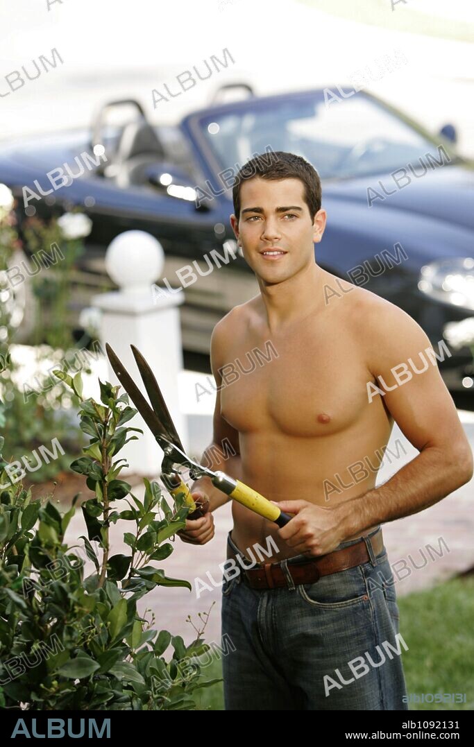 JESSE METCALFE in DESPERATE HOUSEWIVES, 2004. Copyright TOUCHSTONE TELEVISION. Temporada 2.