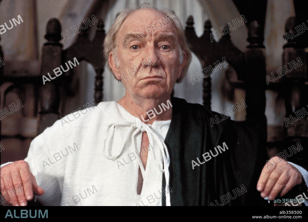 FERNANDO FERNAN GOMEZ en ASI EN EL CIELO COMO EN LA TIERRA, 1995, dirigida por JOSE LUIS CUERDA. Copyright ATRIUM PRODUCTIONS, S.A. / NIETO, MATIAS.