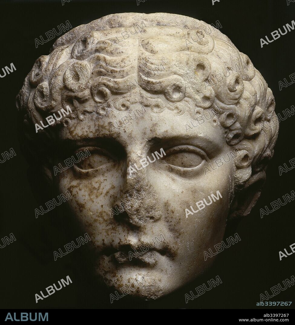 Agripina Minor (Agripina la Menor, Agripina la Joven) (15/16-59). Hija de Germánico y Agripina la Mayor. Esposa de Claudio y madre de Nerón. Cabeza femenina en mármol de Agripina Minor. Fechada en el siglo I d. C. Procede del yacimiento de Ercávica. Museo Arqueológico de Cuenca. Castilla-La Mancha. España.