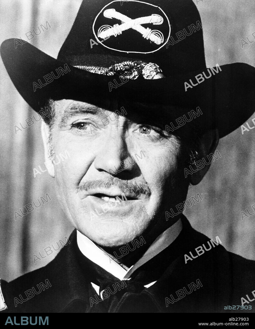 JOHN MILLS in CHUKA, 1967, directed by GORDON DOUGLAS. Copyright PARAMOUNT PICTURES.