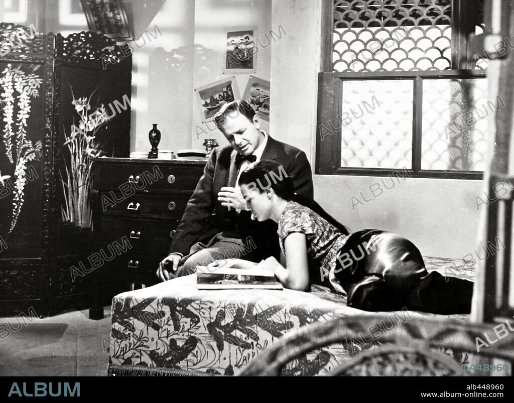 GEORGIA MOLL and JOSEPH L. MANKIEWICZ in THE QUIET AMERICAN, 1958, directed by JOSEPH L. MANKIEWICZ. Copyright UNITED ARTISTS.
