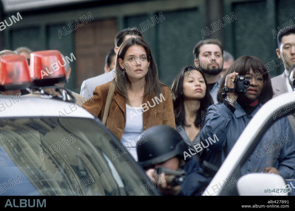 KATIE HOLMES in PHONE BOOTH, 2002, directed by JOEL SCHUMACHER. Copyright FOX 2000 PICTURES / LOSS, CHRISTINE.