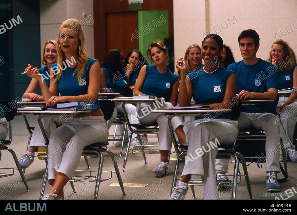 CHRISTINA APPLEGATE, GWYNETH PALTROW and STACEY DASH in VIEW FROM THE TOP, 2003, directed by BRUNO BARRETO. Copyright MIRAMAX / MICHAELS, DARREN.