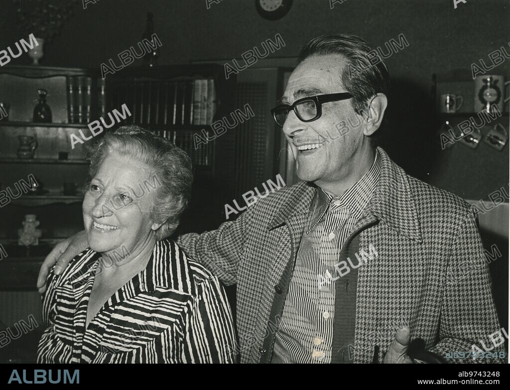 El Tremblo (Ávila), 07/04/1976. Don Policarpo Suárez and Doña Herminia González, parents of Adolfo Suárez. They learned the news in the streets of El Tiemblo, when a woman approached to congratulate them.