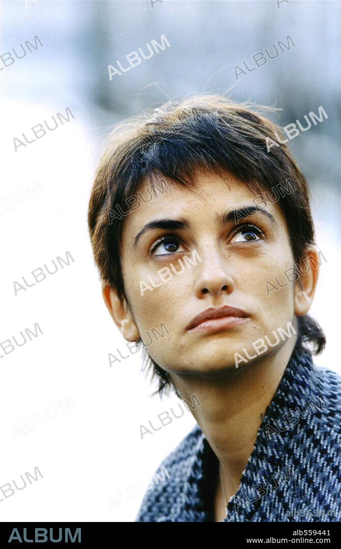 PENELOPE CRUZ en NO TE MUEVAS, 2004 (NON TI MUOVERE), dirigida por SERGIO CASTELLITTO. Copyright CATTLEYA/ALQUIMIACINEMA/THE PRODUCERS FILMS.