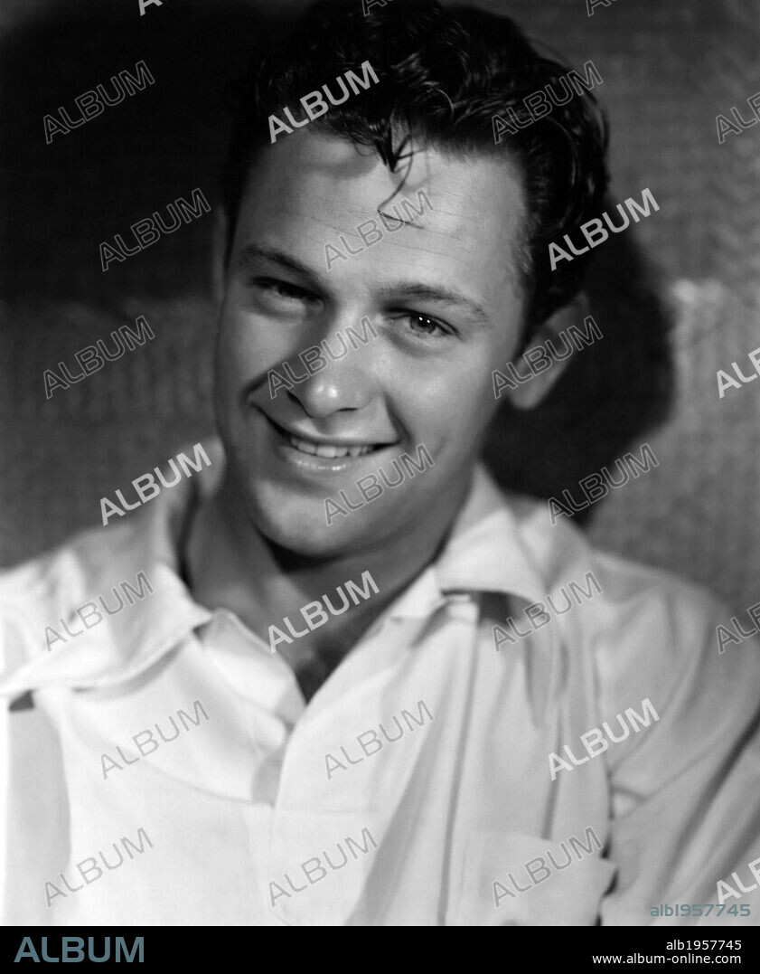 WILLIAM HOLDEN. 1939