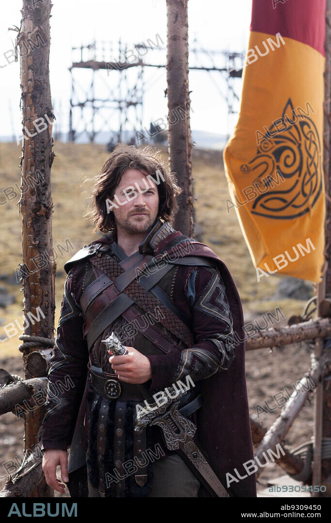 KIERAN BEW en BEOWULF: EL REGRESO, 2016 (BEOWULF: RETURN TO THE SHIELDLANDS), dirigida por MAREK LOSEY. Copyright INDEPENDENT TELEVISION (ITV).