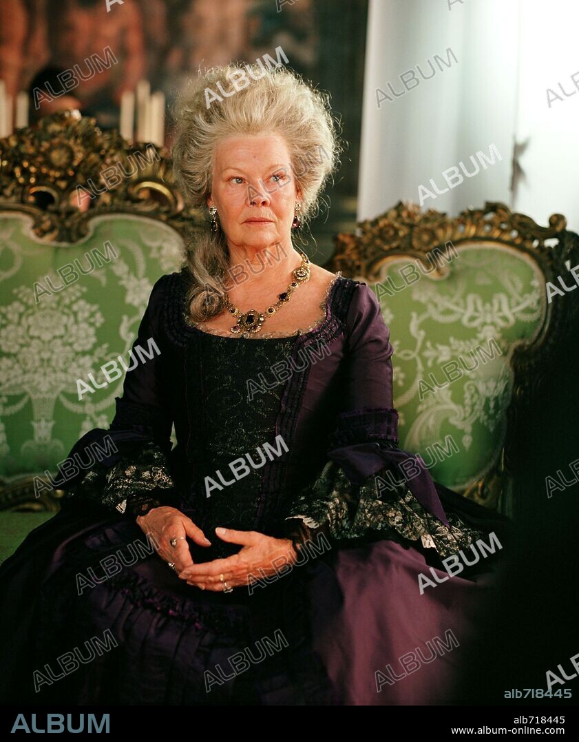 JUDI DENCH in PRIDE & PREJUDICE, 2005, directed by JOE WRIGHT. Copyright UNIVERSAL PICTURES / BAILEY, ALEX.