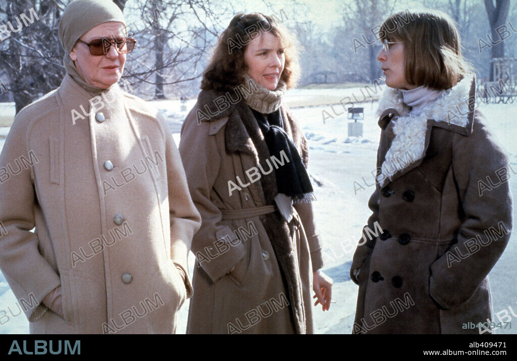 DIANE KEATON, GERALDINE PAGE and MARY BETH HURT in INTERIORS, 1978, directed by WOODY ALLEN. Copyright UNITED ARTISTS.
