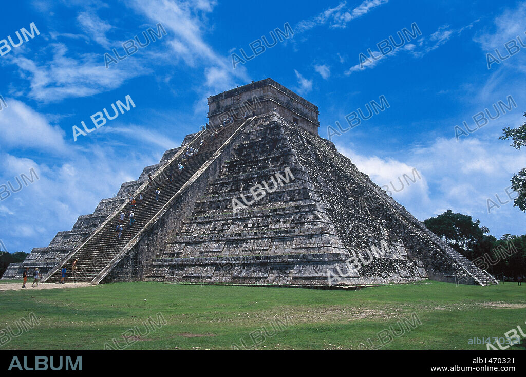 ARTE PRECOLOMBINO. MAYA. MEXICO. EL CASTILLO o TEMPLO DE KUKULKAN. Vista general. CHICHEN-ITZA. Península del Yucatán.