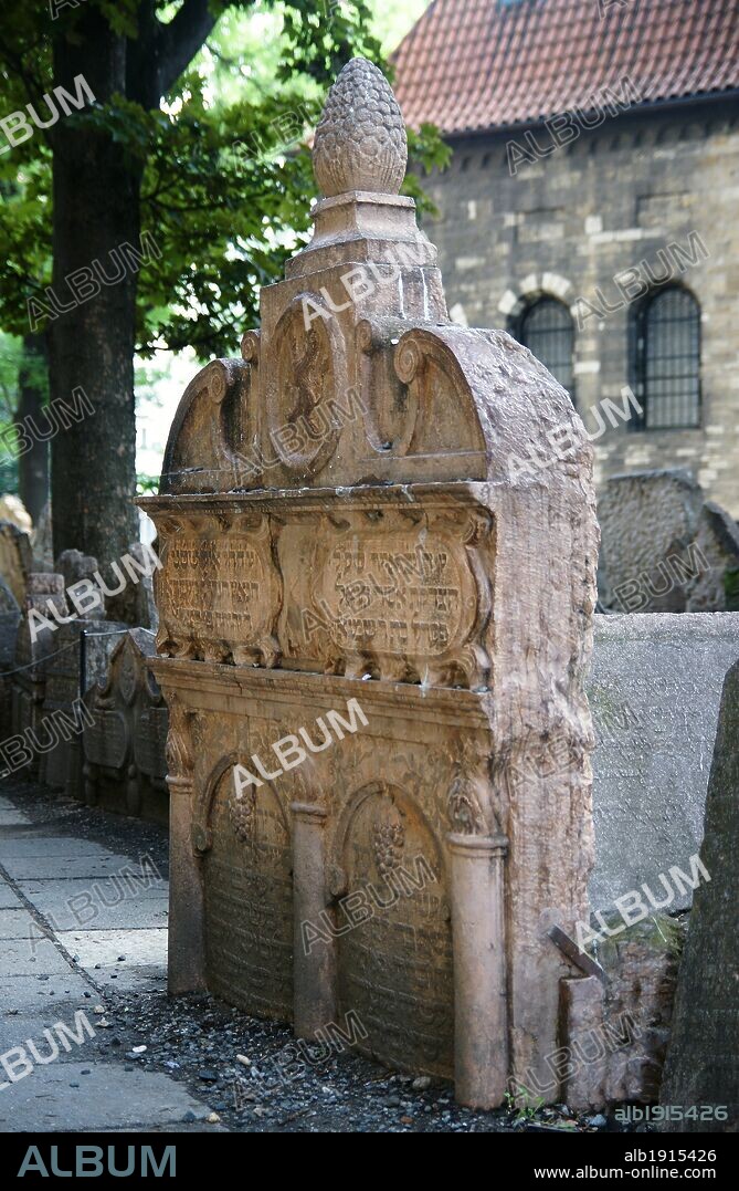REPUBLICA CHECA. PRAGA (PRAHA). JOSEFOV (BARRIO JUDIO). Tumba del erudito religioso judio JEHUDA LIWA BEN BETZALEL, conocido por RABINO LOW (fallecido en 1609). Centro Europa.
