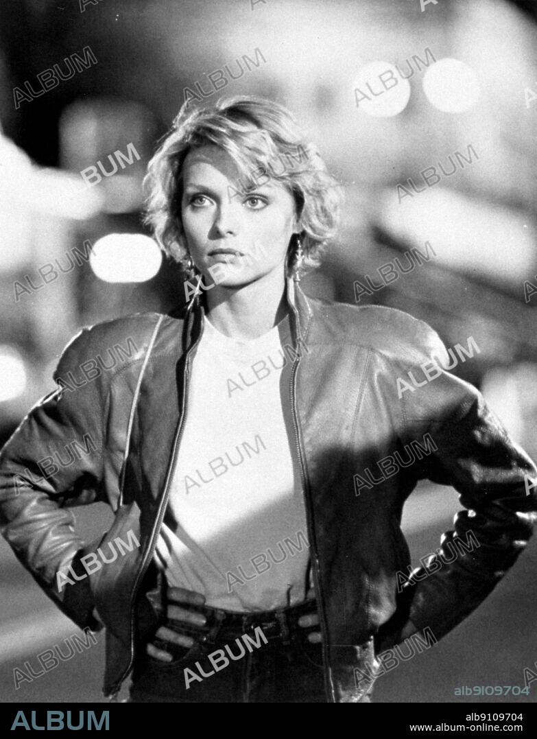MICHELLE PFEIFFER en CUANDO LLEGA LA NOCHE, 1985 (INTO THE NIGHT), dirigida por JOHN LANDIS. Copyright UNIVERSAL PICTURES.