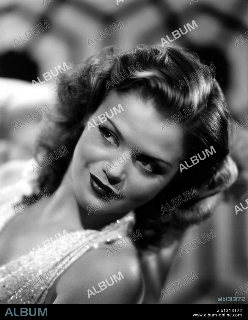 SIMONE SIMON.