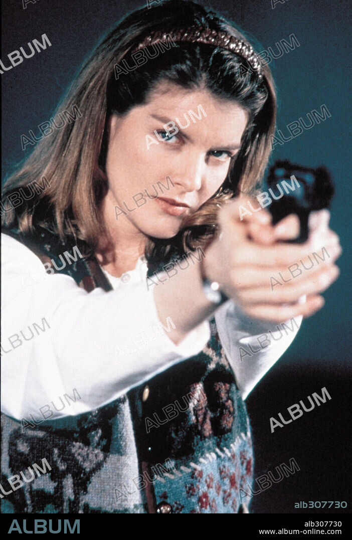 RENE RUSSO en ARMA LETAL III, 1992 (LETHAL WEAPON 3), dirigida por RICHARD DONNER. Copyright WARNER BROTHERS.
