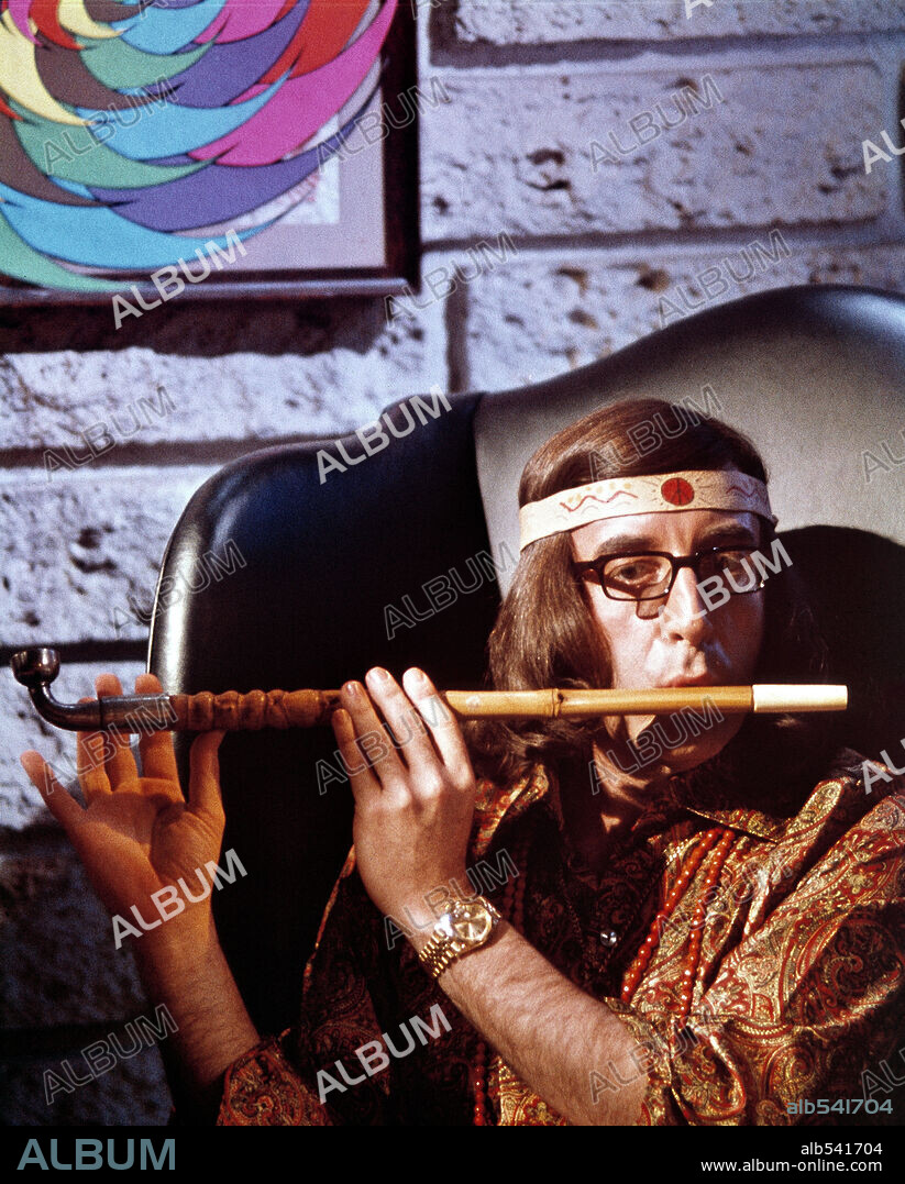 PETER SELLERS in I LOVE YOU, ALICE B. TOKLAS, 1968, directed by HY AVERBACK. Copyright WARNER BROTHERS.