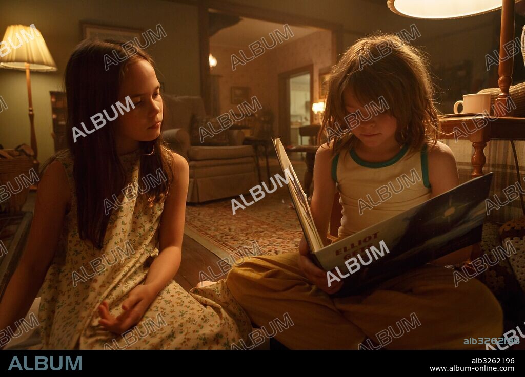 OAKES FEGLEY y OONA LAURENCE en PETER Y EL DRAGÓN, 2016 (PETE'S DRAGON), dirigida por DAVID LOWERY. Copyright WALT DISNEY PRODUCTIONS.