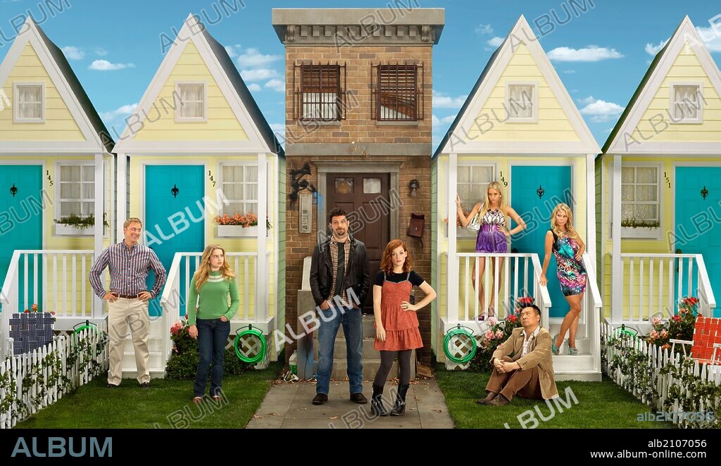 ALAN TUDYK, ALLIE GRANT, CARLY CHAIKIN, CHERYL HINES, JANE LEVY, JEREMY SISTO and REX LEE in SUBURGATORY, 2011, directed by EMILY KAPNEK. Copyright WARNER BROS. TELEVISION.