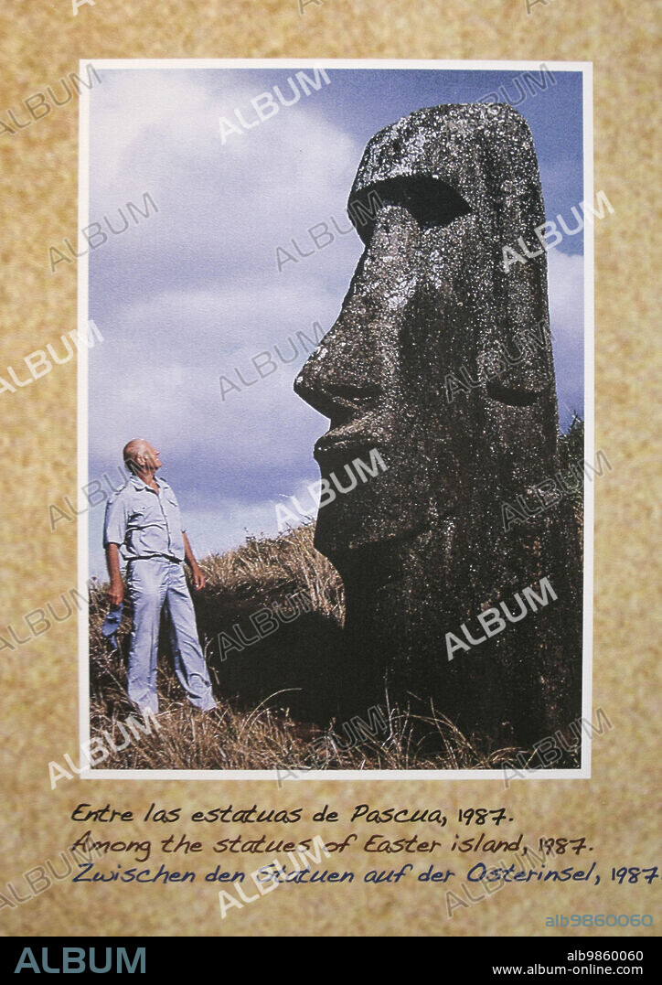 Güímar, Tenerife, Comunidad Autonoma des Canarias, Spain. Güímar Pyramids Museum, portrait of Norwegian anthropologist, explorer, navigator and writer Thor Heyerdahl photographed in 1987 on Easter Island.