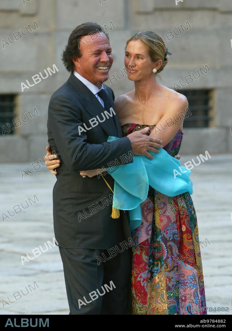 El escorial Madrid 5-09-02. B0da de Ana Aznar y Alejandro Agag.. Archdc . Fotos Daniel G Lopez y Chema Barroso.