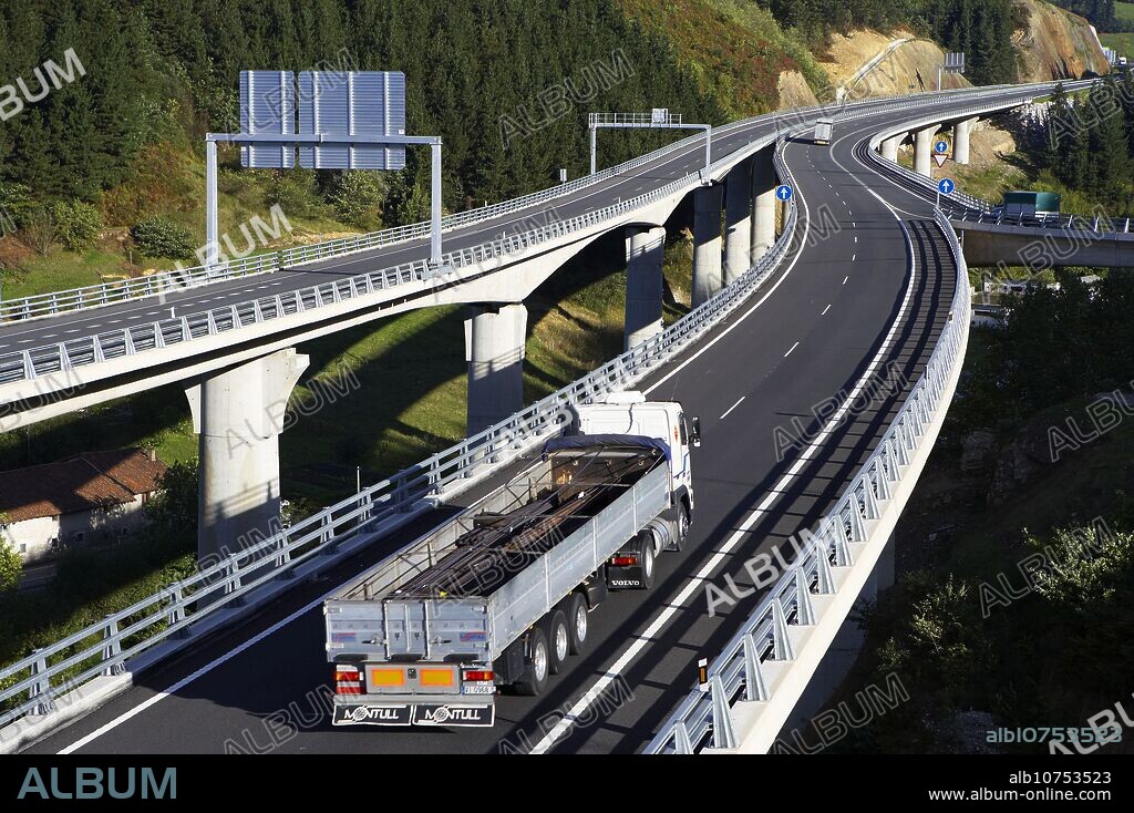 Flyover on Deba river, Eibar-Vitoria A1 freeway. Bergara. Guipúzcoa, Euskadi. Spain.