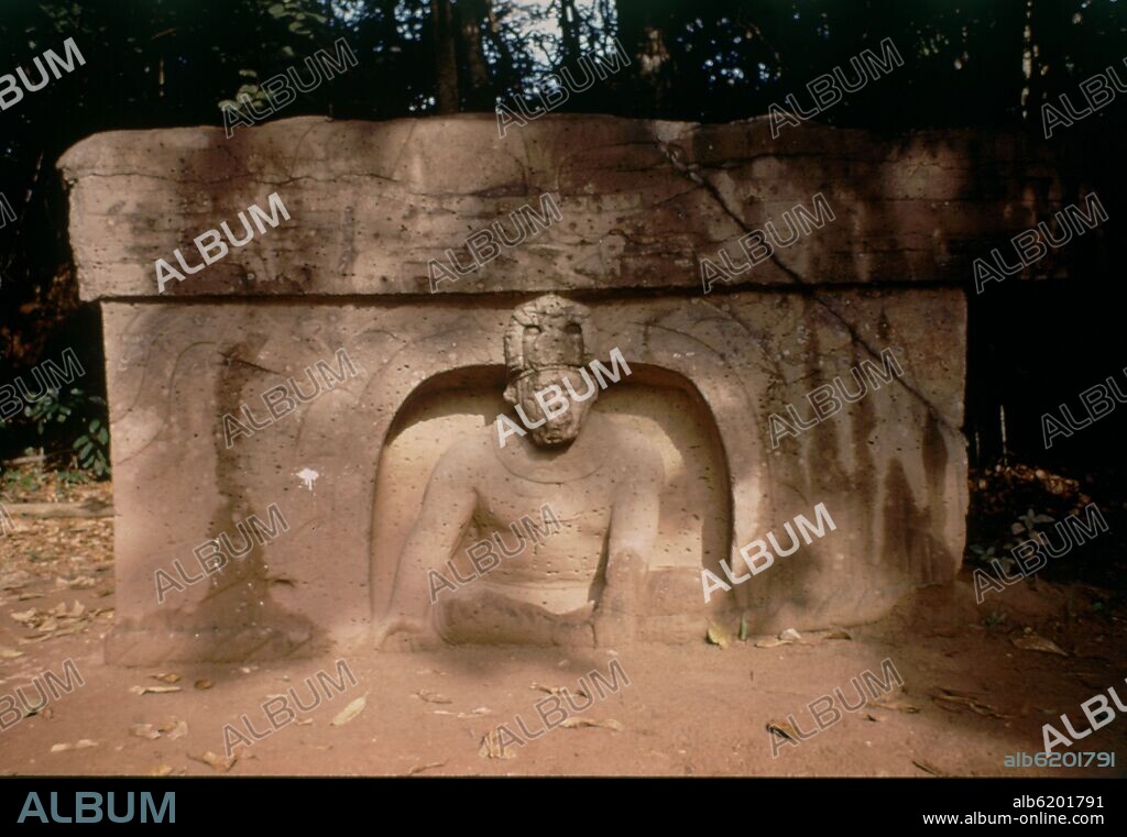 FIGURA DE LA CULTURA OLMECA.