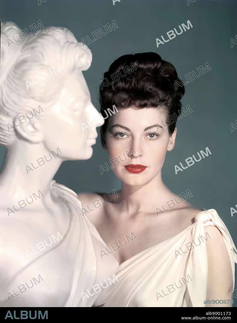 AVA GARDNER en VENUS ERA MUJER, 1948 (ONE TOUCH OF VENUS), dirigida por WILLIAM A. SEITER. Copyright UNIVERSAL PICTURES.