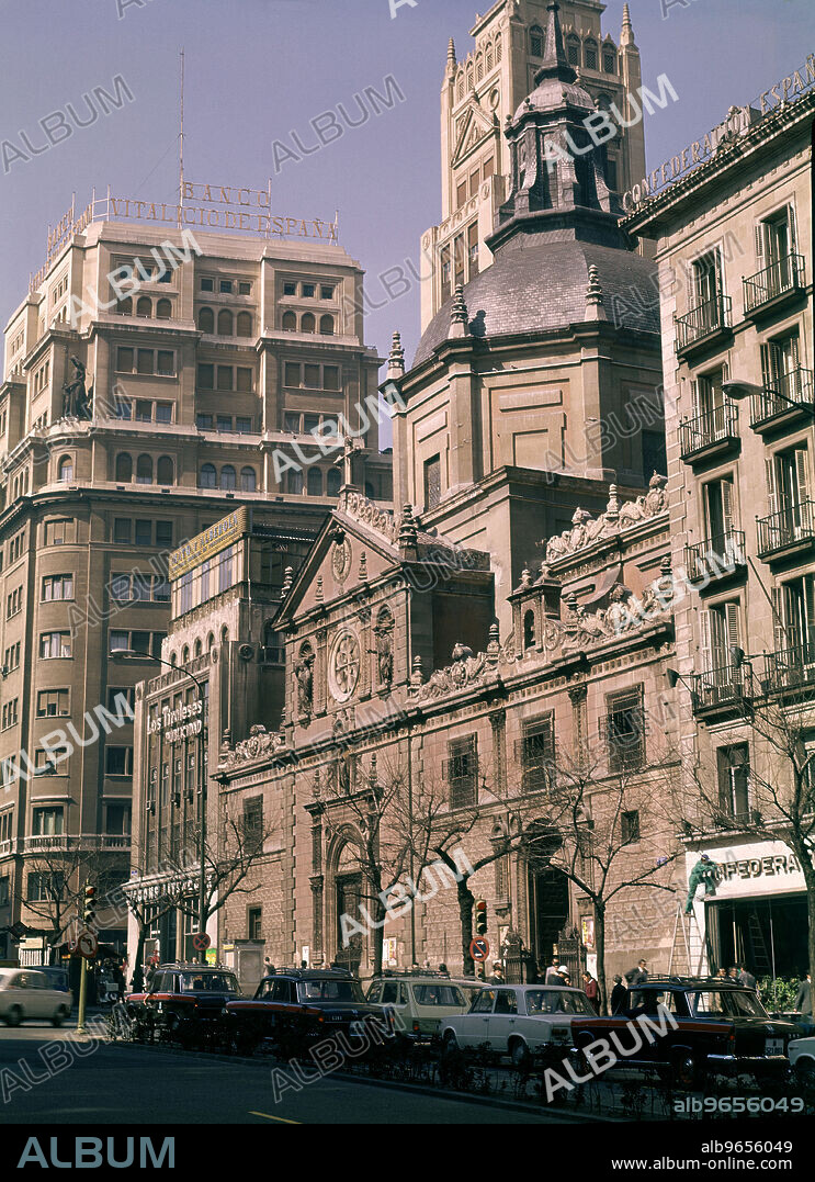 FRAY LORENZO DE SAN NICOLÁS. IGLESIA DE LAS CALATRAVAS SITUADA EN LA C/ ALCALA Nº 25- 1678 - REFORMADA EN 1886 POR JUAN MADRAZO - FOTO AÑOS 70.