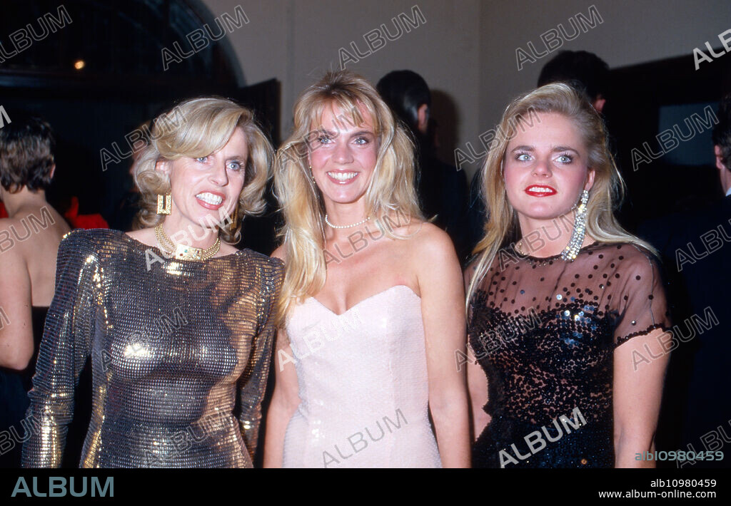Michaela Rosemeyer Gräfin zu Castell-Rüdenhausen (center) at the wedding of Anton Wolfgang Count von Faber Castell in Stein near Nuremberg, Germany 1987.