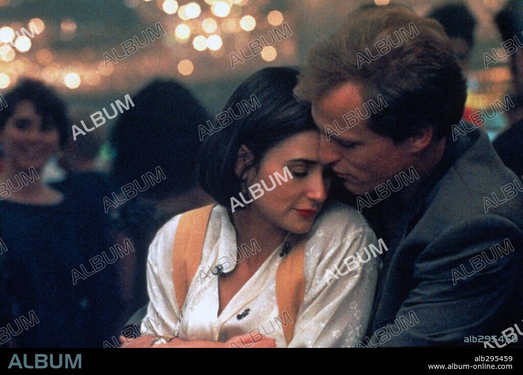 DEMI MOORE and WOODY HARRELSON in INDECENT PROPOSAL, 1993, directed by ADRIAN LYNE. Copyright PARAMOUNT PICTURES.