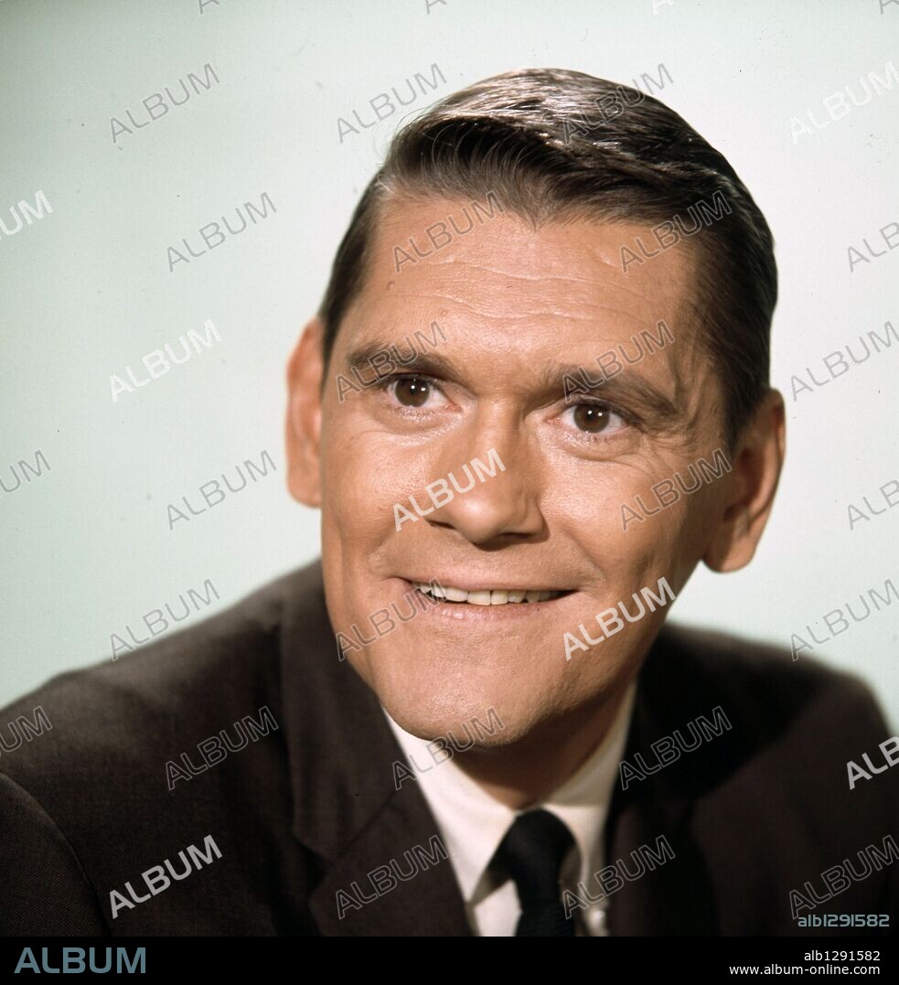 DICK YORK en EMBRUJADA, 1964 (BEWITCHED), dirigida por IDA LUPINO, RICHARD MICHAELS y WILLIAM ASHER. Copyright COLUMBIA PICTURES.