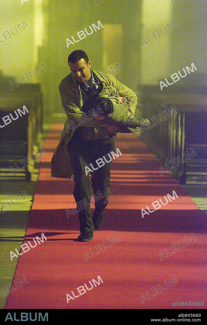 LIEV SCHREIBER und SEAMUS DAVEY-FITZPATRICK in THE OMEN, 2006, unter der Regie von JOHN MOORE. Copyright VALITUTTI, VINCE.
