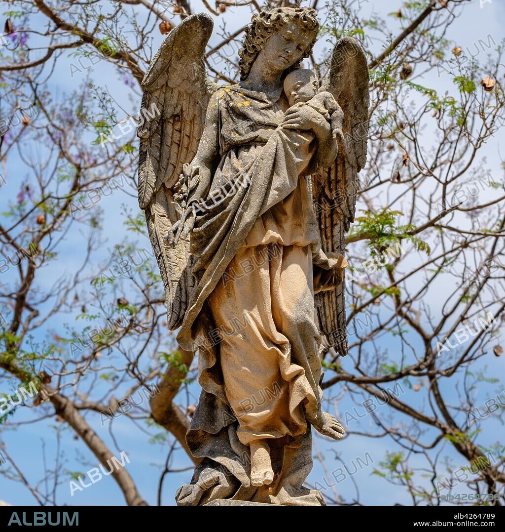 Angel de la sepultura de Eusèbia Sastre, obra de Marc llinàs, Cementerio Municipal de Palma, Mallorca, balearic islands, Spain.