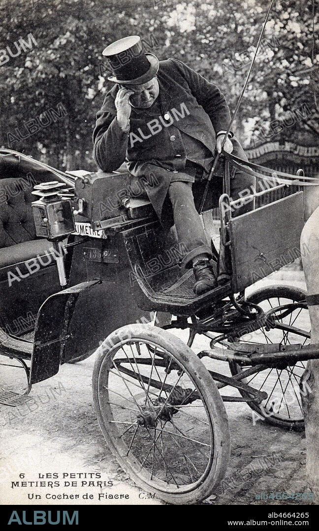 'Les petits metiers de Paris : cocher de fiacre'. Carte postale vers 1900. Credit : Collection IM/KHARBINE-TAPABOR.