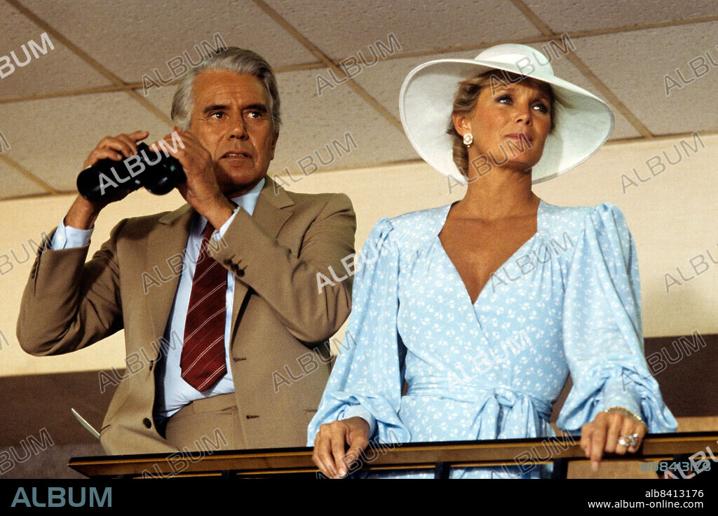 JOHN FORSYTHE und LINDA EVANS in DYNASTY, 1981, unter der Regie von DON MEDFORD, JEROME COURTLAND und PHILIP LEACOCK. Copyright Aaron Spelling Productions.