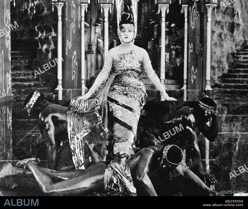 GLORIA SWANSON in DON'T CHANGE YOUR HUSBAND, 1919, directed by CECIL B DEMILLE. Copyright PARAMOUNT PICTURES.